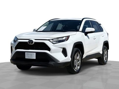 Used 2024 Toyota RAV4 XLE image 1