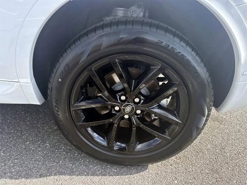 New 2025 Land Rover Discovery Sport S image 3