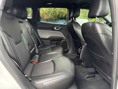 Used 2024 Jeep Compass Latitude AWD/4WD image 12
