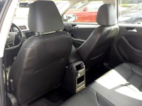 Used 2018 Volkswagen Jetta SE image 24