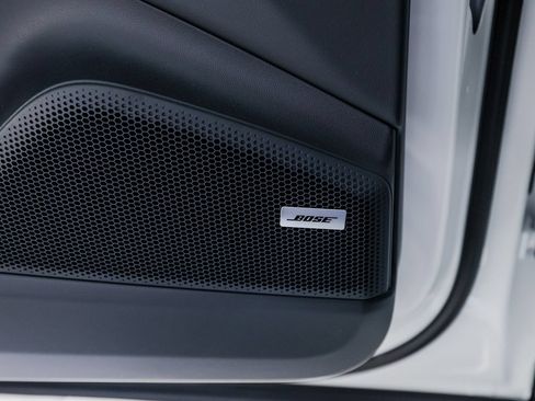 Certified 2026 Porsche Macan Electric RWD image 22