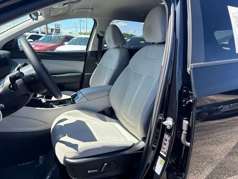 Used 2025 Hyundai Tucson SEL FWD image 12
