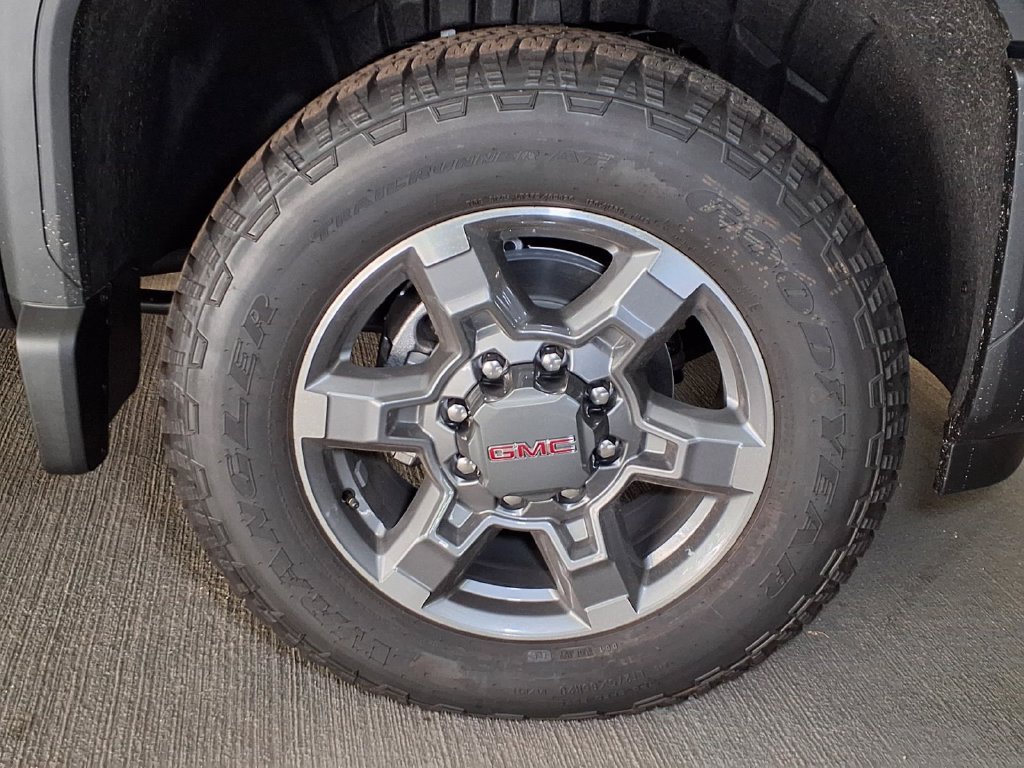 New 2026 GMC Sierra 2500 SLE w/ Max Trailering Package AWD/4WD image 4