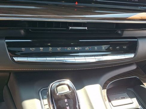 Certified 2023 Cadillac Escalade Sport Platinum w/ LPO, Floor Liner Package AWD/4WD image 17