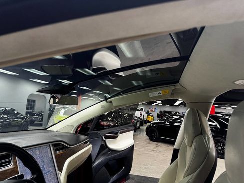 Used 2017 Tesla Model X 75D image 33