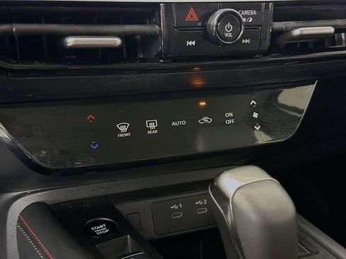 Used 2025 Nissan Kicks SR FWD image 18