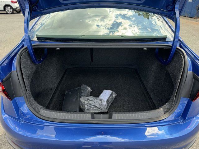 Used 2023 Volkswagen Jetta SE w/ Panoramic Sunroof Package FWD image 11