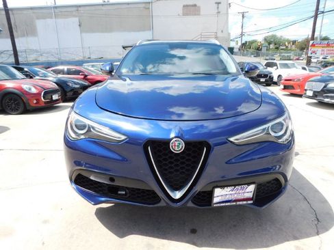 Used 2018 Alfa Romeo Stelvio AWD image 2
