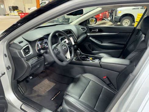 Used 2023 Nissan Maxima SV FWD image 27