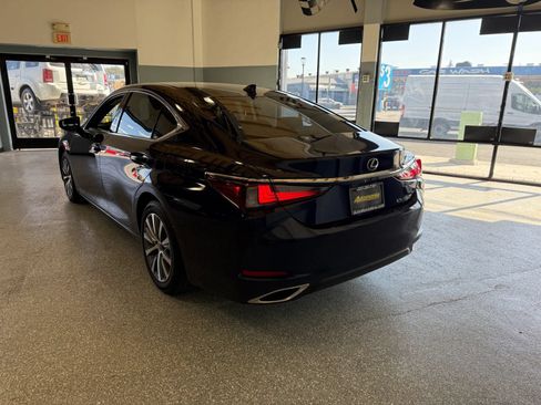 Used 2019 Lexus ES 350 w/ Premium Package FWD image 5
