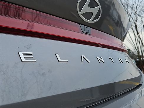 Used 2024 Hyundai Elantra SEL image 30