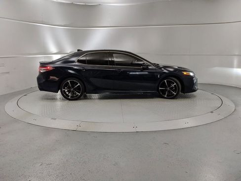 Used 2020 Toyota Camry XSE image 2