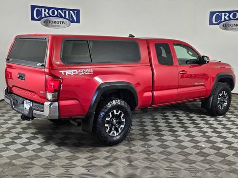 Used 2016 Toyota Tacoma TRD Off-Road AWD/4WD image 25