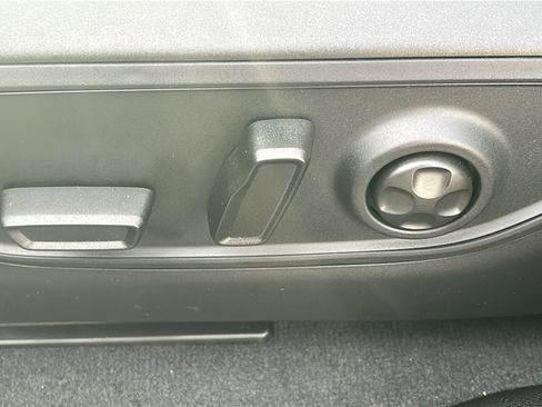 New 2025 Jeep Grand Cherokee L Altitude image 31