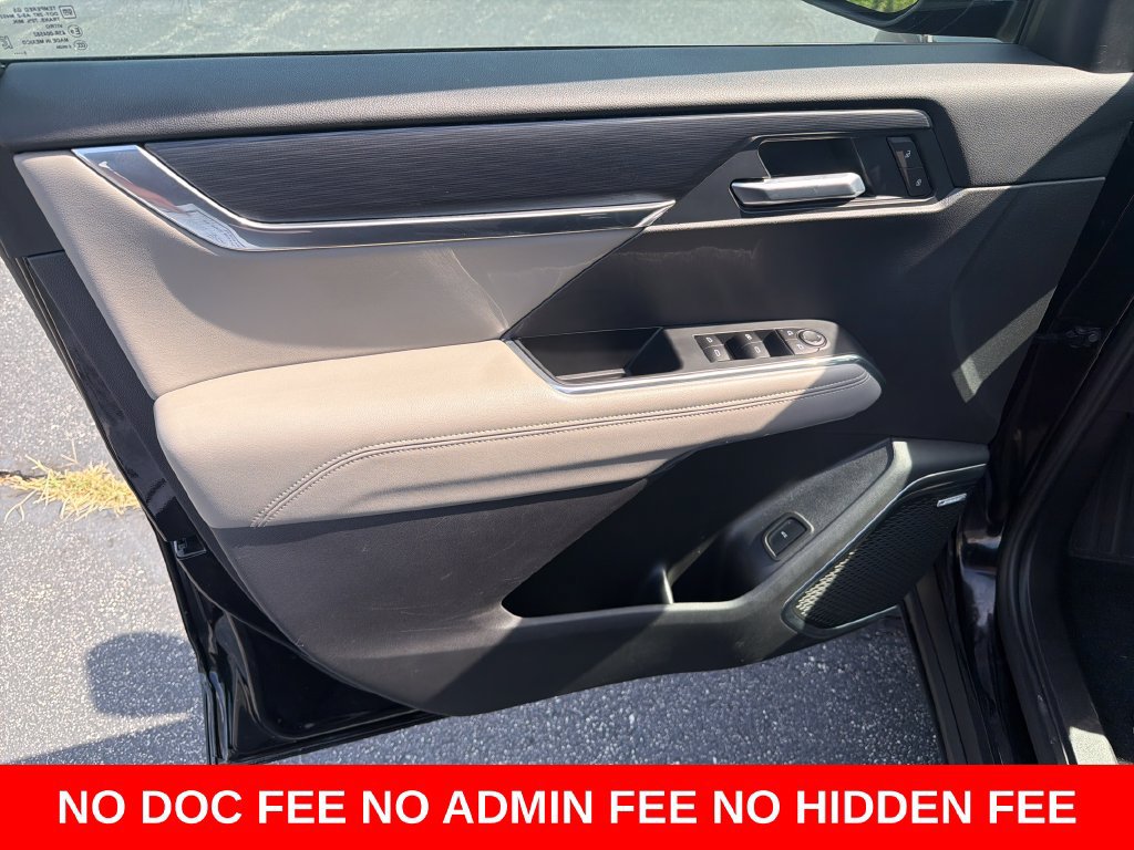 Used 2026 GMC Acadia Elevation w/ Elevation Premium Package FWD image 11