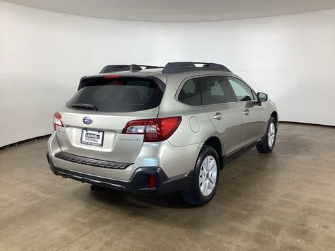 Used 2018 Subaru Outback 2.5i Premium AWD/4WD image 5