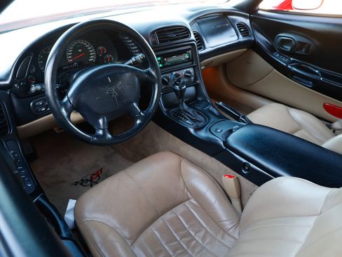 Used 2000 Chevrolet Corvette Coupe image 6