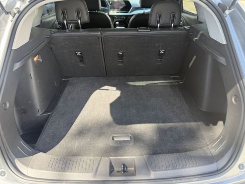 Used 2025 Chevrolet Trax LT image 28