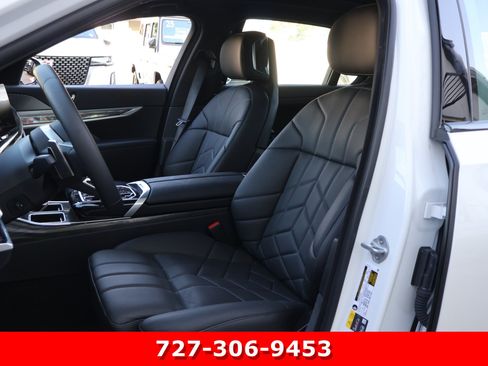 Used 2026 BMW 750e xDrive w/ Luxury Rear Seating Package AWD/4WD image 2