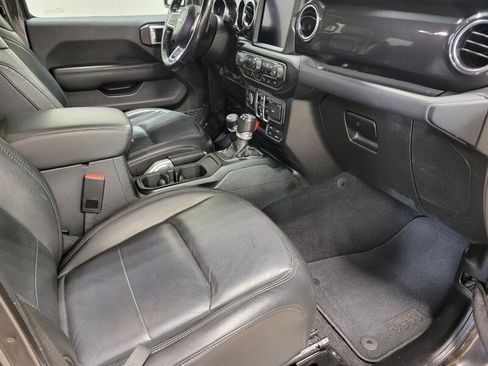 Used 2021 Jeep Wrangler Unlimited Sahara AWD/4WD image 42