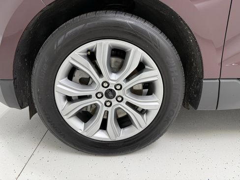 Used 2024 Ford Edge Titanium image 26