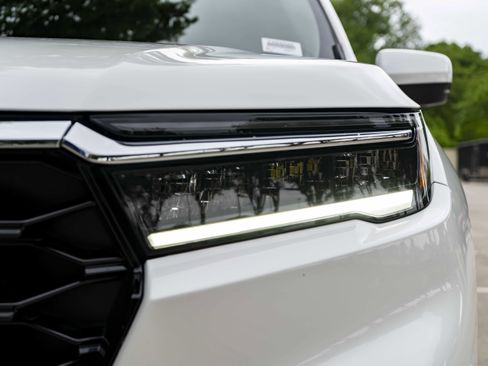 Certified 2025 Honda Pilot Elite image 11