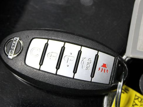 Used 2024 Nissan Altima 2.5 SV FWD image 42