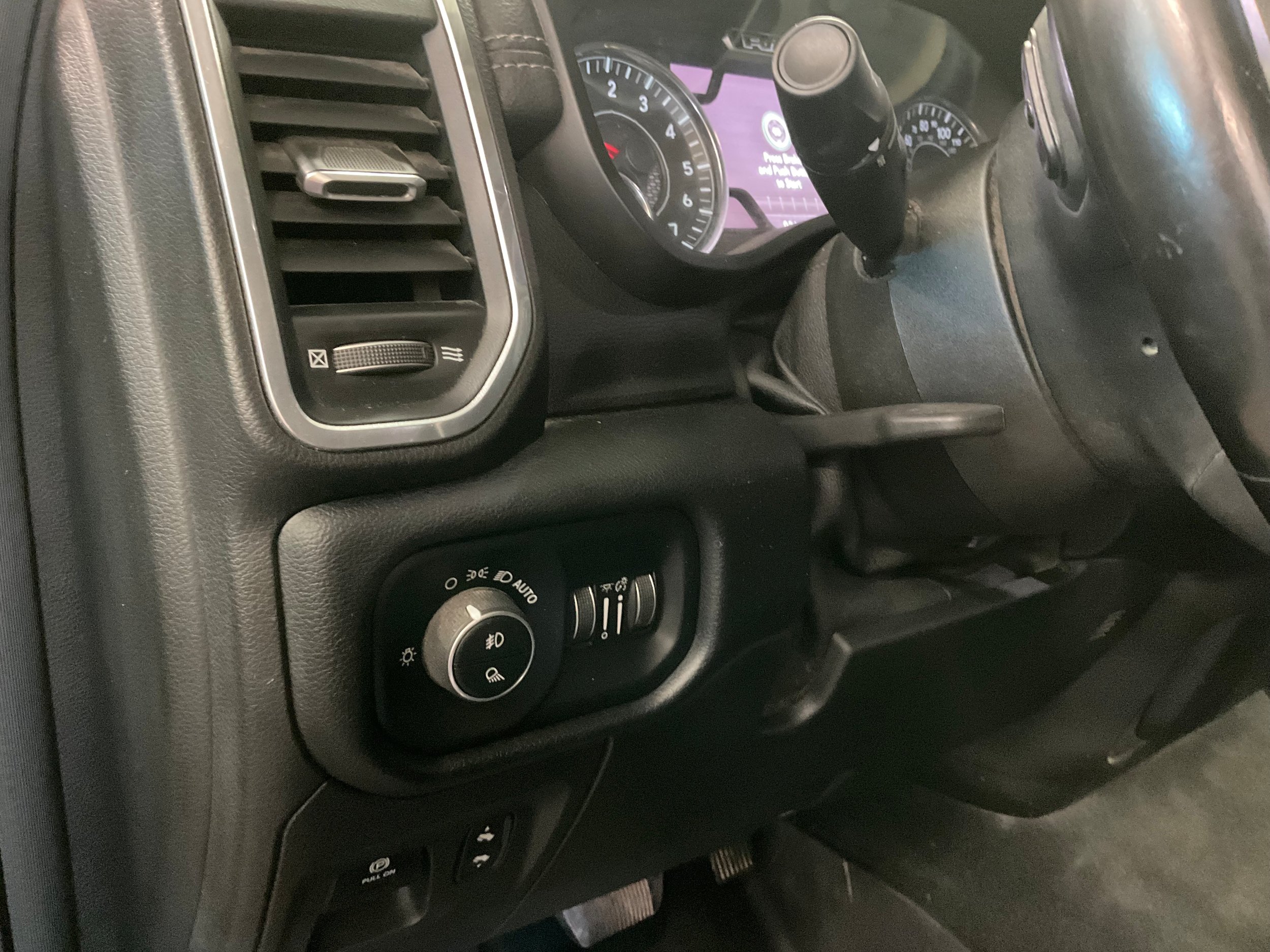 Used 2021 RAM 1500 Laramie AWD/4WD image 12