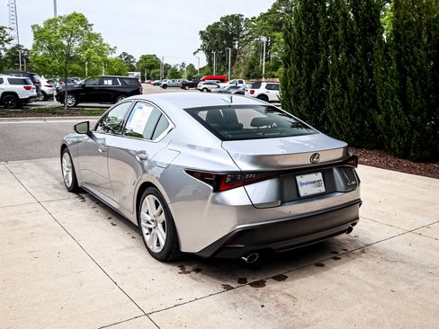 Used 2023 Lexus IS 300 w/ Comfort Package image 8