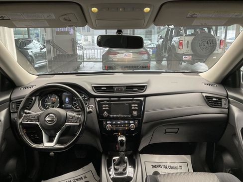 Used 2017 Nissan Rogue SV AWD/4WD image 15