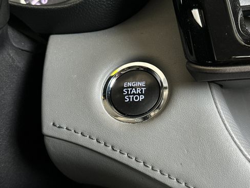 Used 2023 Toyota Highlander LE image 21