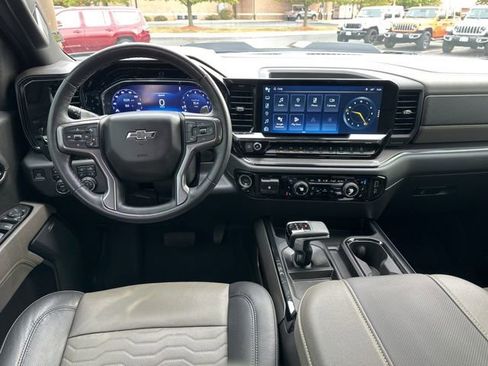 Used 2023 Chevrolet Silverado 1500 ZR2 image 30