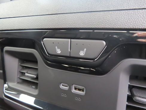 Used 2024 GMC Sierra 1500 AT4X image 40