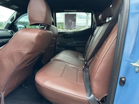 Used 2019 Toyota Tacoma TRD Sport w/ Technology Package AWD/4WD image 22