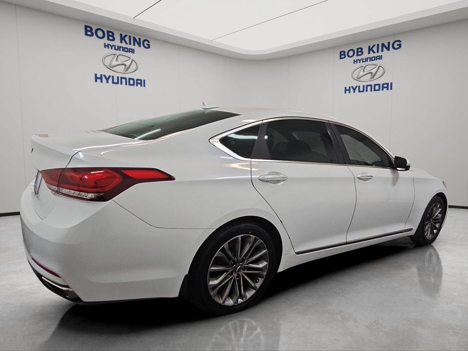 Used 2017 Genesis G80 3.8 AWD/4WD image 5