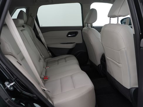 Used 2023 Nissan Rogue SL image 13