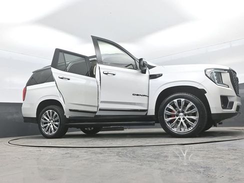 Used 2021 GMC Yukon Denali w/ Denali Premium Package image 33