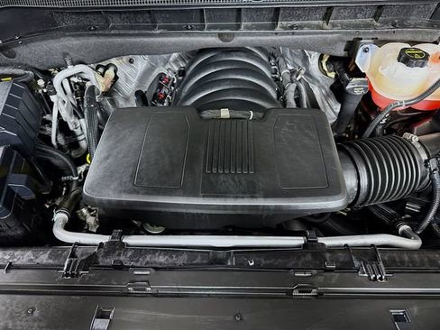 Used 2024 Chevrolet Suburban High Country image 34