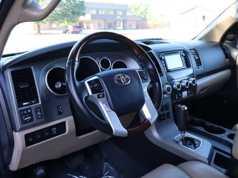 Used 2014 Toyota Sequoia Platinum RWD image 15