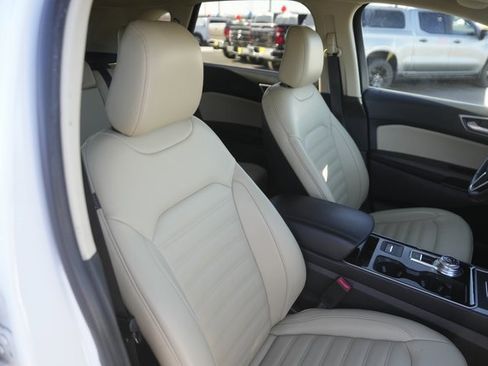 Used 2020 Ford Edge SEL image 19