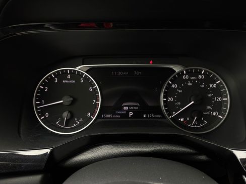 Used 2025 Nissan Pathfinder SV FWD image 41