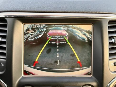 Used 2015 Jeep Grand Cherokee Limited w/ Luxury Group II image 24