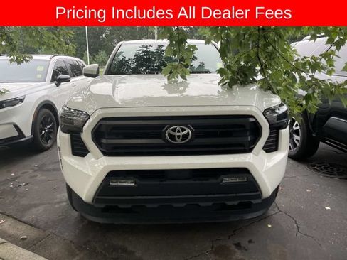 Used 2024 Toyota Tacoma SR5 AWD/4WD image 13
