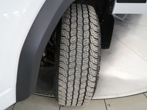 Used 2025 GMC Canyon Elevation w/ Convenience Package image 8