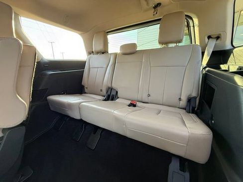 Certified 2022 Ford Expedition XLT RWD image 7
