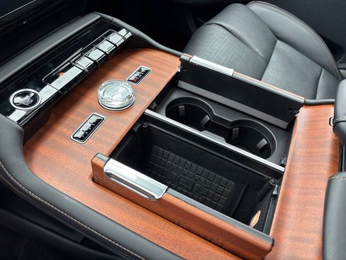 New 2026 Lincoln Navigator Black Label AWD/4WD image 23