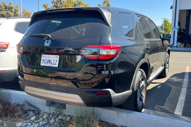Used 2023 Honda Pilot EX-L image 7