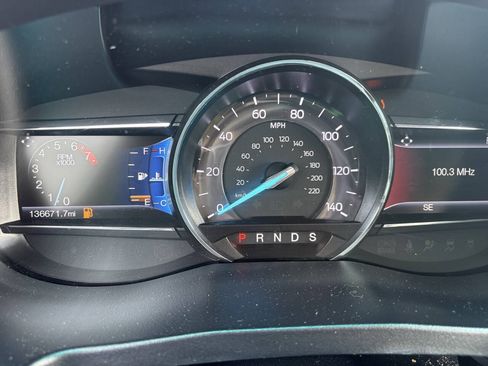 Used 2017 Ford Explorer XLT w/ Equipment Group 202A FWD image 26