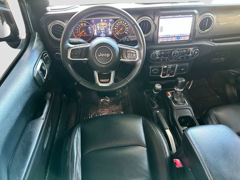 Used 2018 Jeep Wrangler Unlimited Sahara image 21