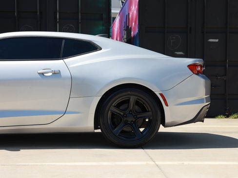 Used 2019 Chevrolet Camaro LT RWD image 28